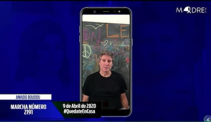 Desde su casa, Boudou le envió un video a Hebe de Bonafini para celebrar una nueva marcha de las Madres de Plaza de Mayo y pidió no olvidarse de "los presos políticos"