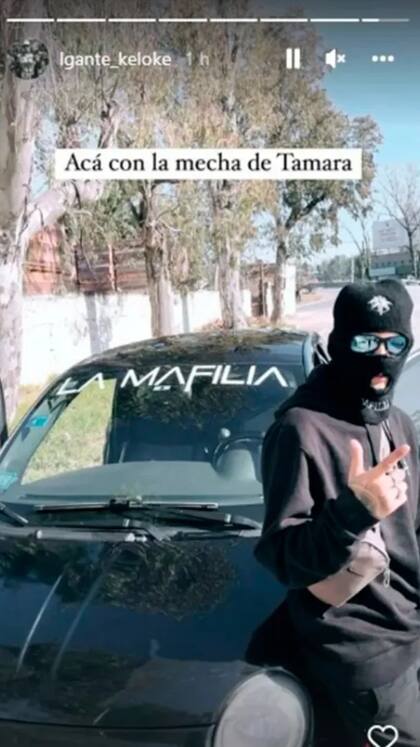 Desde su cuenta personal, y con un pasamontañas, L-Gante también mostró el regalo que le hizo a su novia