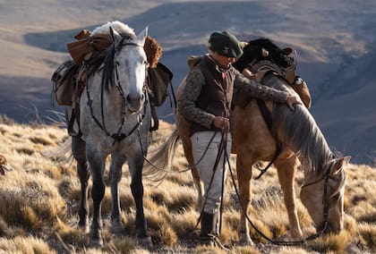 Desde su infancia en Cañuelas hasta la estepa patagónica, Celina Cabezas construyó una vida marcada por la pasión ecuestre