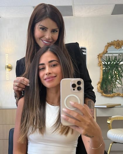 Desde su llegada a los Estados Unidos, Antonela decidió arreglar su cabello en el mismo salón de belleza