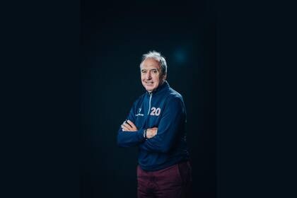 Desde su propio comienzo, en el año 2000, Hugo Porta es parte de la Academia Laureus, que tiene un segundo miembro argentino: Luciana Aymar.