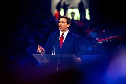 Desde sus años como estudiante y profesor universitario, DeSantis ya defendía ideologías conservadoras