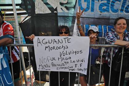 Desde temprano seguidores de Alberto Fernández comenzaron a llegar al Congreso