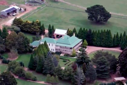 Desde un drone, se observar la magnitud de casa rodeada por una superficie de 45 hectáreas