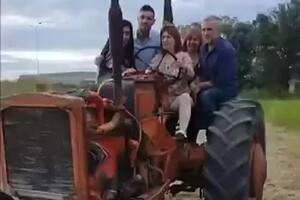 Desde un tractor, la defensa de Patricia Bullrich al sector agropecuario