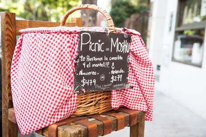 Salir a comer al aire libre, un programa ideal si nos acompañan chicos o mascotas.