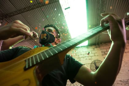 La celebración está acompañada de cantos y bailes