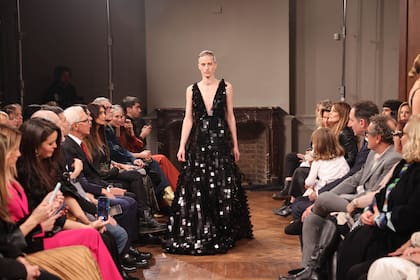 Desfile de la diseñadora Camila Romano en la Semana de la Alta Costura