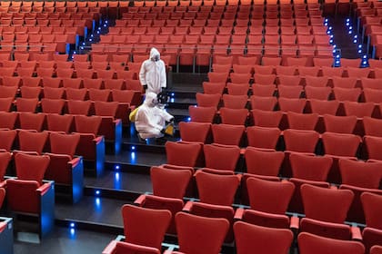 Extremas normas de higiene en los Teatros del Canal, en Madrid, que reabrirán el miércoles