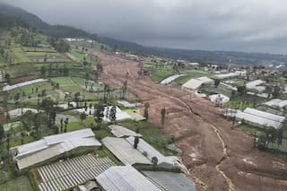 Deslave en isla indonesia de Java causa al menos ocho muertos y más de 80 desaparecidos