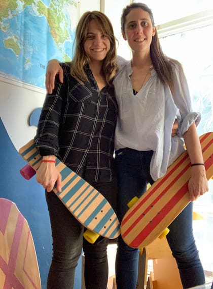 Deslizate Skate es una marca de skates desde la que también se dictan talleres de construcción de tablas.