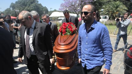 Despedida de los restos mortales del ex juez Carlos Fayt en el cementerio de la Recoleta