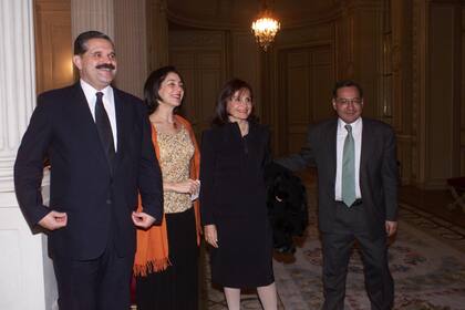 Despedida de Manuel Rocha con Ricardo Lopez Murphy y sus esposas, en 2000