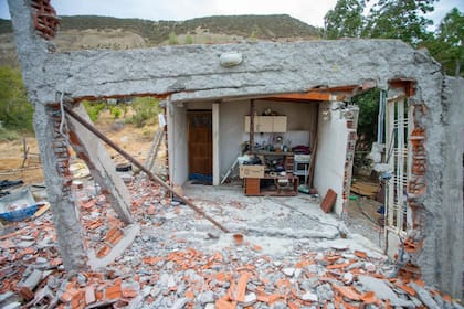 Desplazamiento del cerro Hermitte en Comodoro Rivadavia y destrucción de decenas de viviendas en el barrio Sismográfica