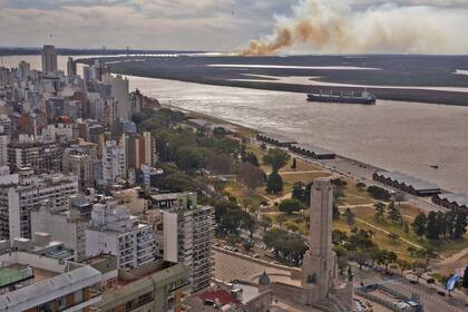Humo sobre Rosario: los incendios que afectaron el Delta del Paraná durante los últimos ocho meses sumaron respaldo social al reclamo de los ambientalistas