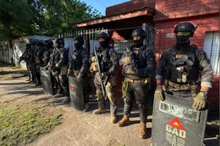 Acusan a dos hermanos de utilizar inhibidores para robar objetos de autos estacionados