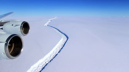 La enorme fisura que originó este nuevo iceberg creció durante un periodo de dos a?os.