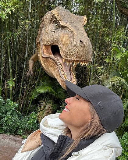 Despreocupada por el "Wandagate" y sus declaraciones e indirectas cruzados con la China Suárez, Pampita disfrutó al máximo de su aventura familiar