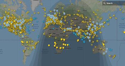 El tráfico aéreo en el mundo, a las 17.30 horas del 12 de agosto de 2020, según el monitor de la página FlightRadar