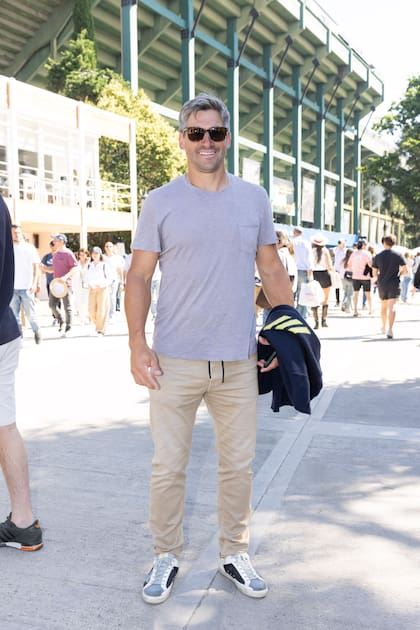 Después de alentar a su hermano Toly en el repechaje (ganó La Hache), Salvador Ulloa cruzó a la cancha 1.