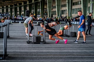 La competencia fitness que desafía resistencia, fuerza y potencia