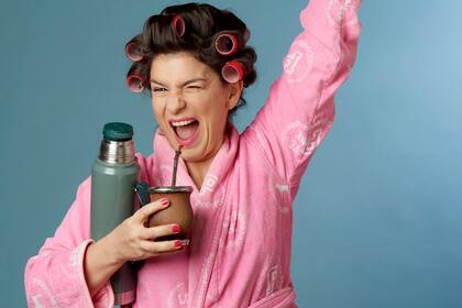 Después de casi 10 años de éxito con "Cosa de minas", Dalia Gutmann vuelve a escena con un nuevo unipersonal