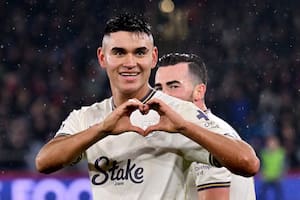 El idioma de Alcaraz: asistencia de 10, gol crucial y festejo a lo Cristiano de vuelta en la Premier