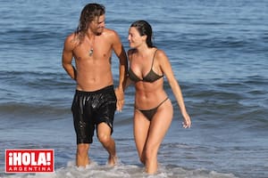 Después de descansar una semana en José Ignacio con amigos, “Jujuy” y Bautista regresan a su rutina de trabajo. Él debe viajar a Córdoba y ella desembarcará en Pinamar para un desfile.