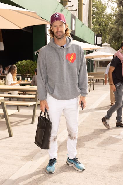 Después de jugar el repechaje, Nicolás Pieres cruzó de cancha para ver a sus hermanos, Facundo y Gonzalo, en la final