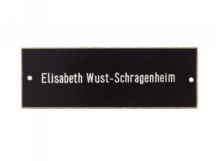 Después de la guerra, Lilly colocó una placa en la puerta de su casa en Berlín con su apellido unido al de Felice como si hubieran estado casadas y lo mantuvo hasta su muerte en 2006