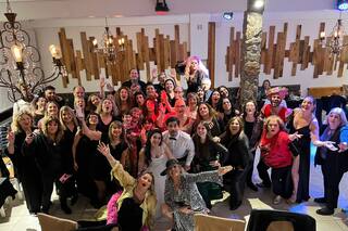 Así es la fiesta inmersiva que fusiona ritos, humor, gastronomía y baile