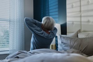 Después de los 50 años, la joroba y los dolores de espalda empeoran