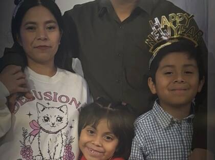 Después de meses detenida por el ICE, regresó a su casa donde viven sus tres hijos y su esposo