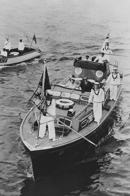 Después de Panamá, Isabel II y el duque de Edimburgo prosiguieron su viaje rumbo a Australia, Nueva Zelanda y otros territorios de la Mancomunidad