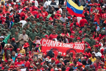Después de que el Tribunal Supremo de Justicia afirmara que no es necesaria una nueva jura de Chávez hoy, el acto en apoyo se reforzó