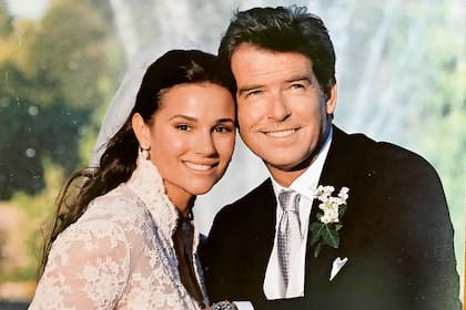 Después de siete años de relación, la pareja se casó en 2001 en la abadía de Ballintubber, Irlanda.