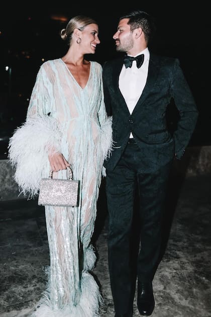 Después de su divorcio de Tomás Eurnekian en 2022, Angie conoció a Augusto Marini, presidente y CEO del holding de inversión CaleGroup.