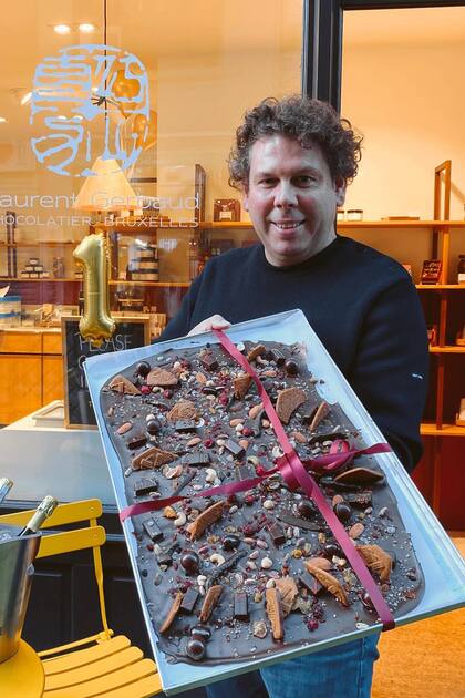 Después de su incursión en China, volvió con muchas ideas innovadoras y abrió su primera tienda