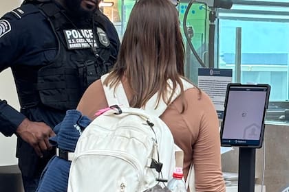Después de tres años, una migrante venezolana dejó EEUU y se instaló en España
