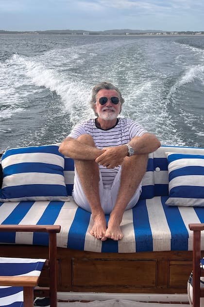 Después de un 2024 difícil, mira hacia adelante. El año pasado enfrentó un estresazo que casi le cuesta la vida y por el que se mantuvo alejado de los teléfonos por tres meses.