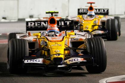 Después de un año en McLaren-Mercedes, Fernando Alonso regreso a Renault para las temporadas 2008 y 2009; el segundo resultó errático, con apenas dos victorias