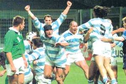 Después de un eterno descuento, el árbitro Stuart Dickinson marcó el final; los Pumas desataron su alegría en la noche de Lens