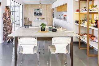 Reformas Living. Una casa de los 60 ganó luz integrando ambientes