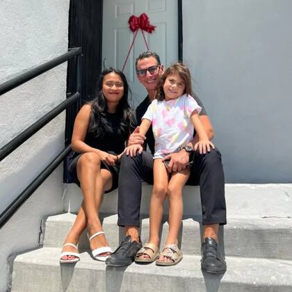 Después de una vida dedicada a los demás la mujer podrá disfrutar de un techo propio para ella y su familia