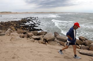 Un funcionario de la Provincia puso en duda la posibilidad de prevenir fenómenos como la ola gigante en Mar Chiquita