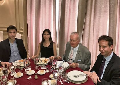 Dessein, Zuloaga, Gowland Mitre y Sosa Mendoza, en la comida de Aedba