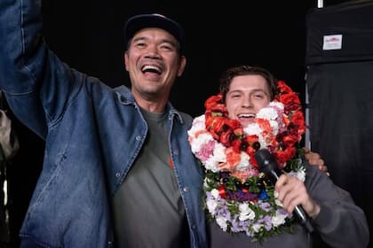 Destin Daniel Cretton celebró junto a Tom Holland tras finalizar las filmaciones de Spider-Man: Brand New Day