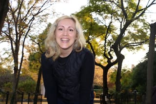 Su marido se fue a Japón para explorar la Luna, ella lo siguió, y en Tokio descubrió otro planeta en la Tierra