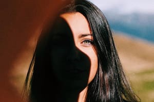 Vive en Suiza, cuenta lo que no se cuestiona y dice que nada está servido