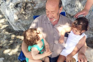 Tiene 85, se fue a Nueva Zelanda por sus hijos y cree que muchos argentinos no lo soportarían